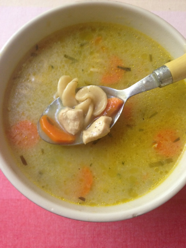 homemade-chicken-soup-homemakerchic.com