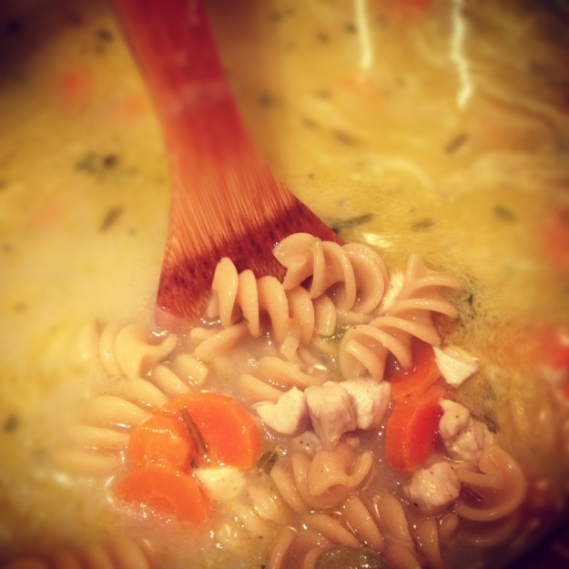 homemade_chicken_noodle_soup_homemakerchic.com